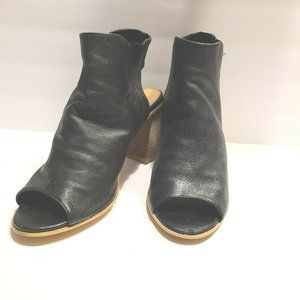 Women's Steve Madden Black Leather Sling‎ Back Sandal Size 6M